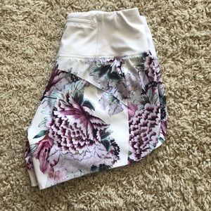 Athleta Run Free Printed Short 3.5”